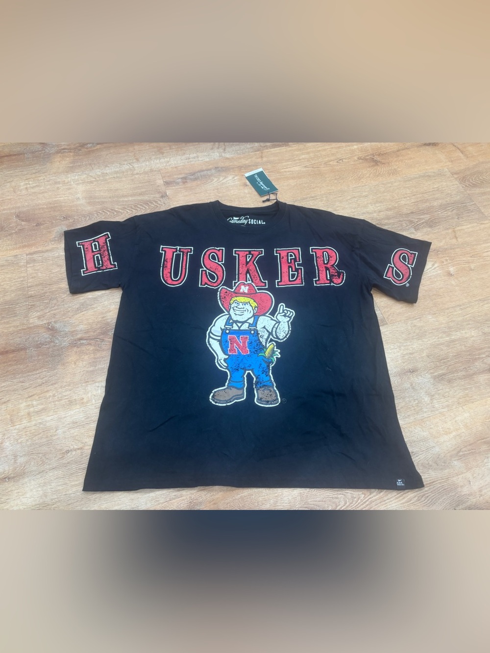 Unbranded Black Huskers Graphic Short Sleeve Tee